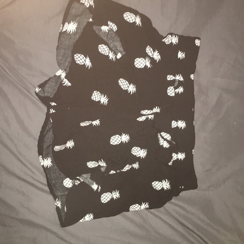 Flowy shorts with pineapples
